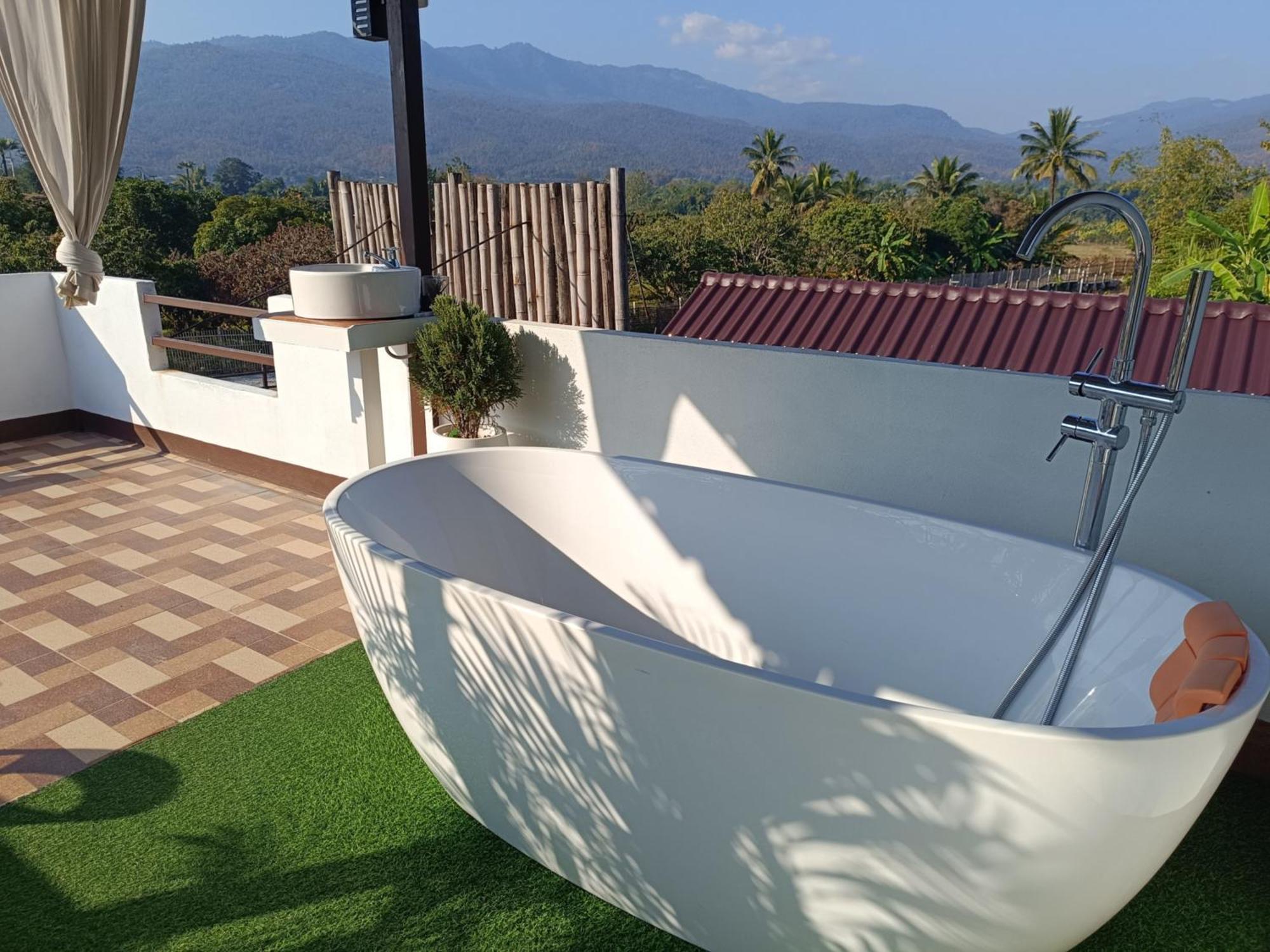 ม่วนใจ๋ปันสุข โฮมสเตย์แอนคาเฟ่ Muanjai Punsuk Homestay And Cafe Chom Thong Exterior foto
