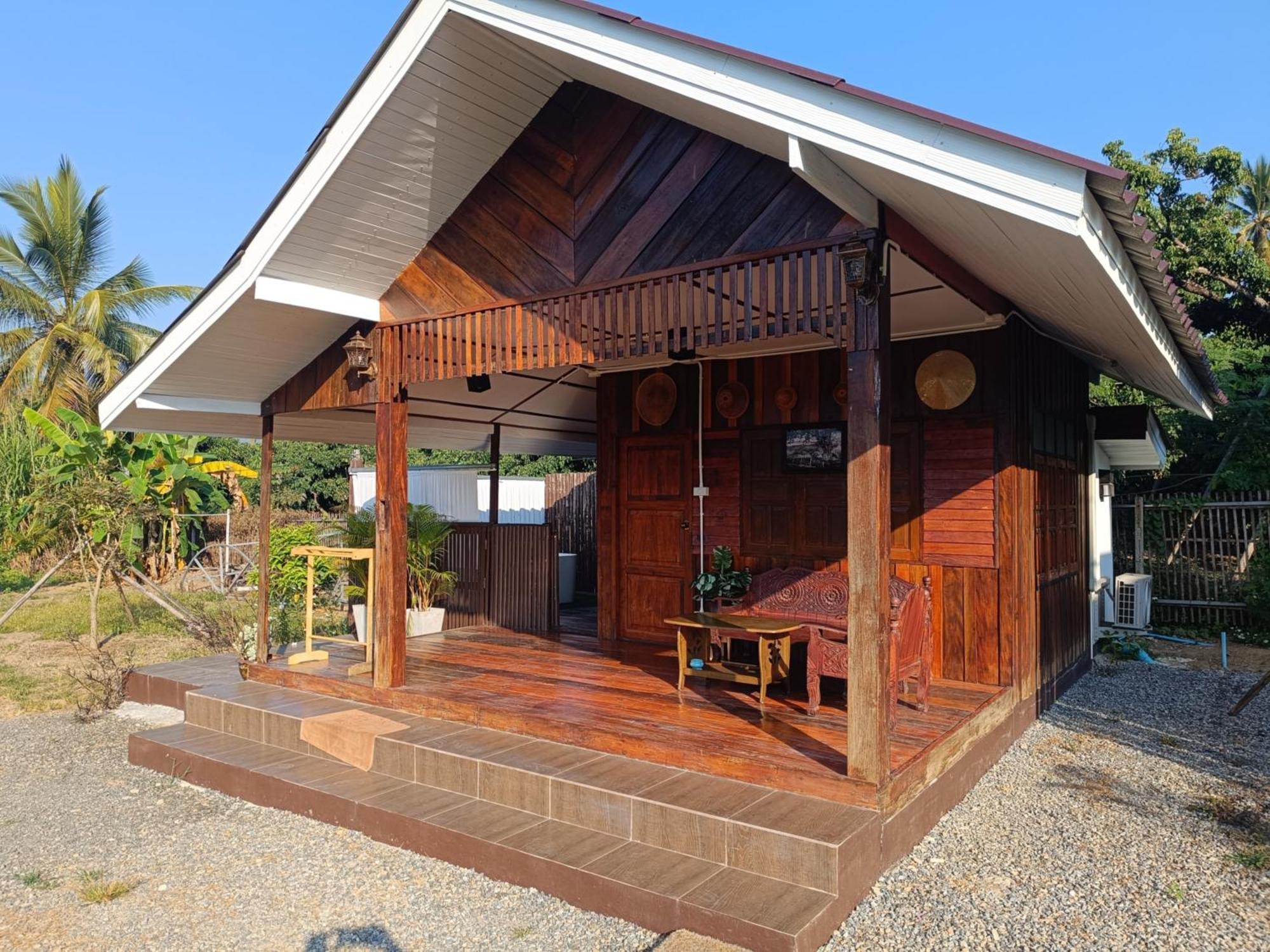 ม่วนใจ๋ปันสุข โฮมสเตย์แอนคาเฟ่ Muanjai Punsuk Homestay And Cafe Chom Thong Exterior foto