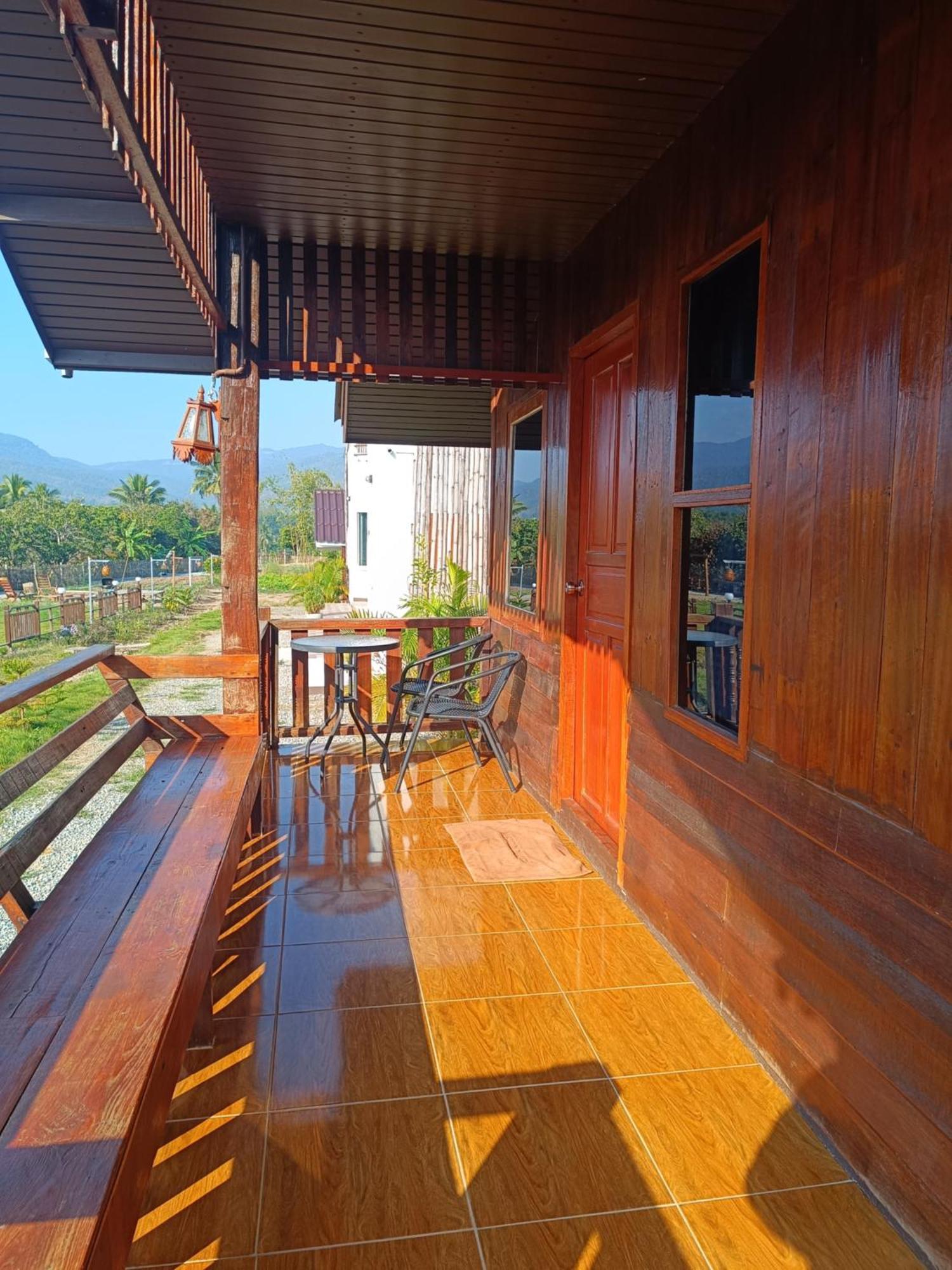 ม่วนใจ๋ปันสุข โฮมสเตย์แอนคาเฟ่ Muanjai Punsuk Homestay And Cafe Chom Thong Exterior foto
